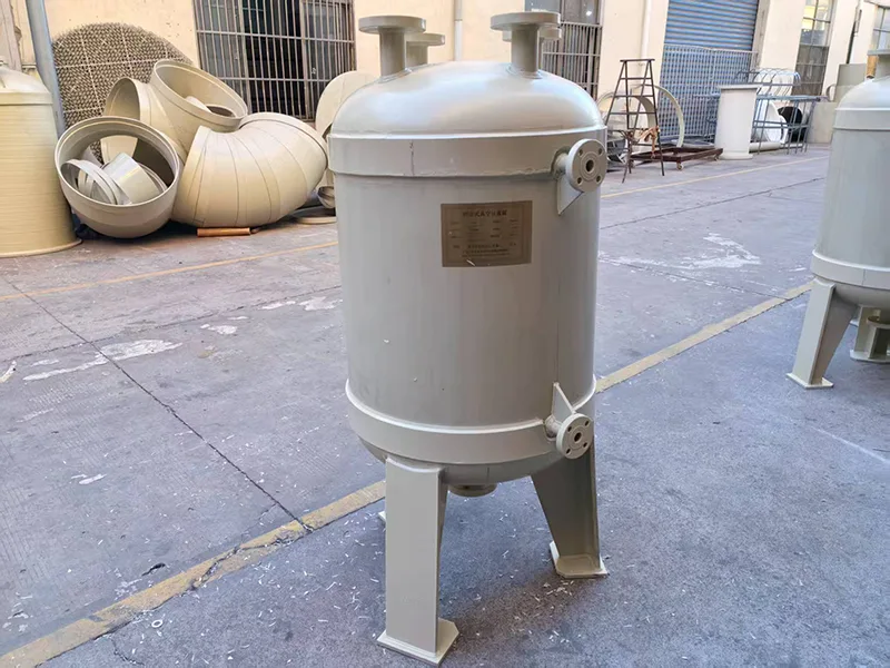Erhöhter Tank aus Polypropylen